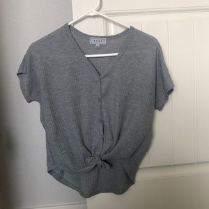 grey knotted shirt